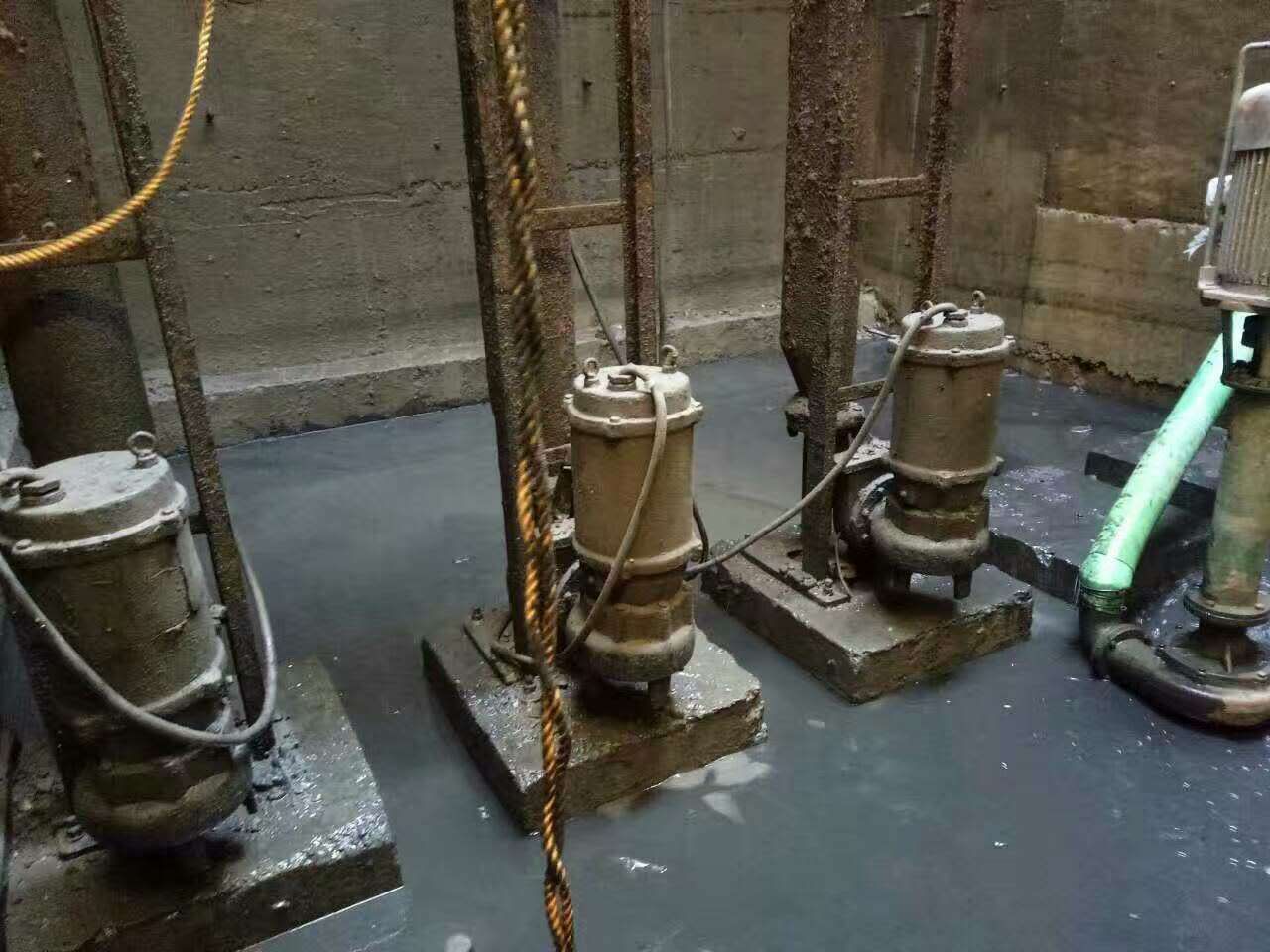 镇远污水池清理